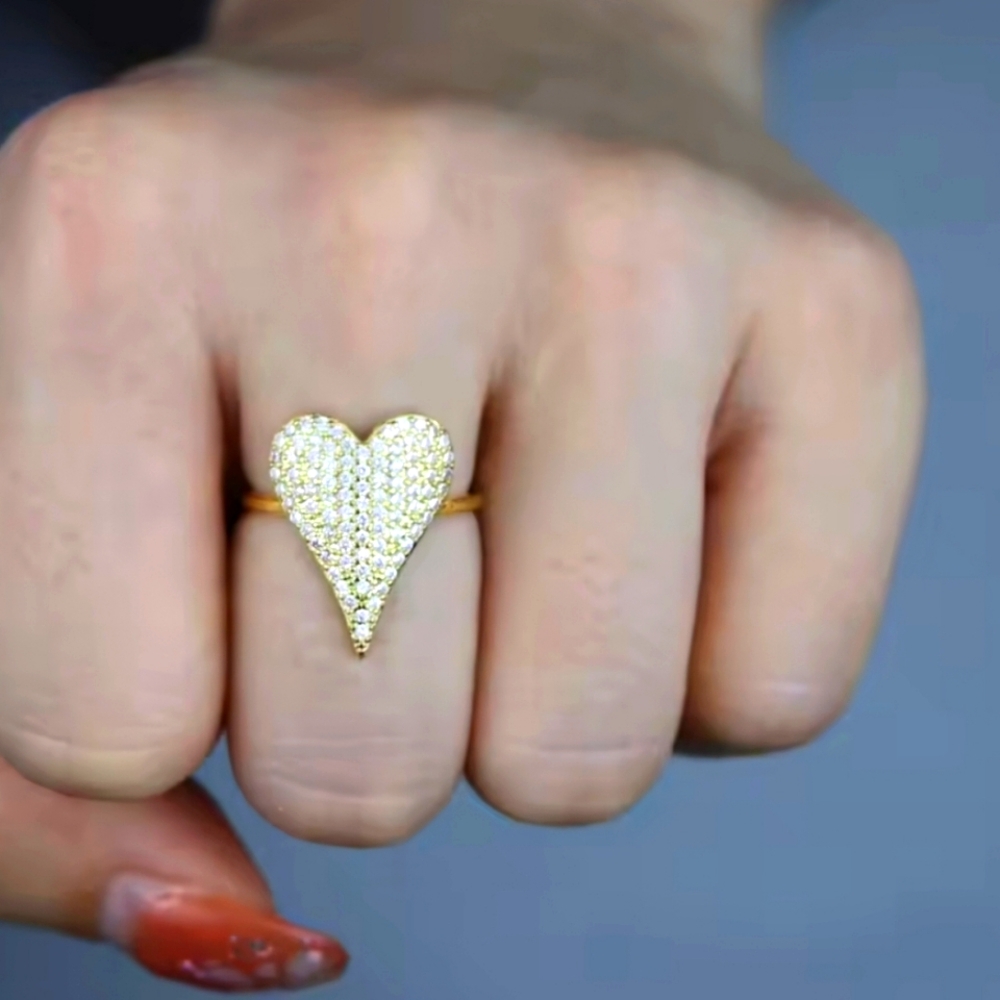 Gorgeous Yellow Gold ❤️ Hugging Adj Ring